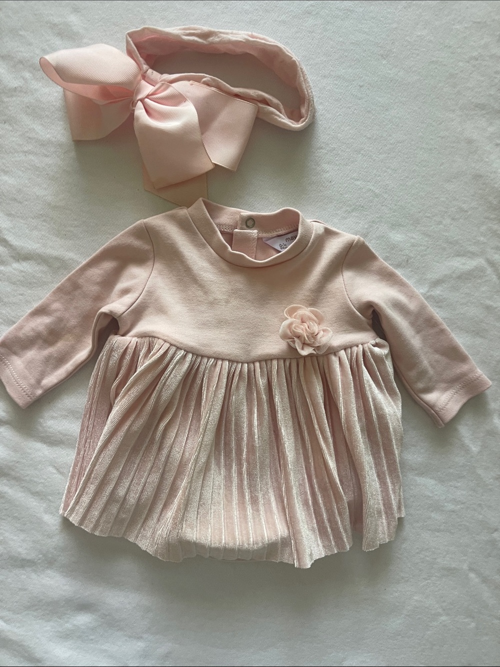 Mayoral Girls Size 0-1 month Light Pink Pleated Dress w/ Bow Headband Never worn